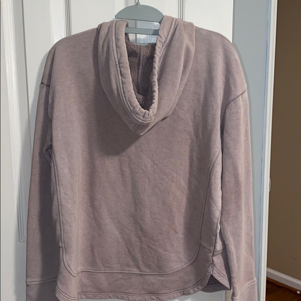Universal Threads Pullover - Picture 3 of 3